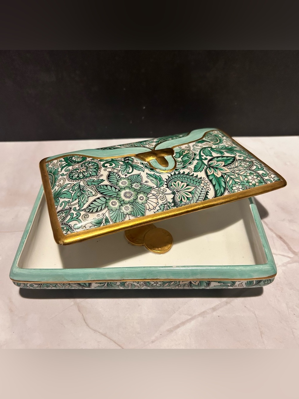 Italian Vintage Mottahedeh Decorative Mint Green and Gold Trinket Box